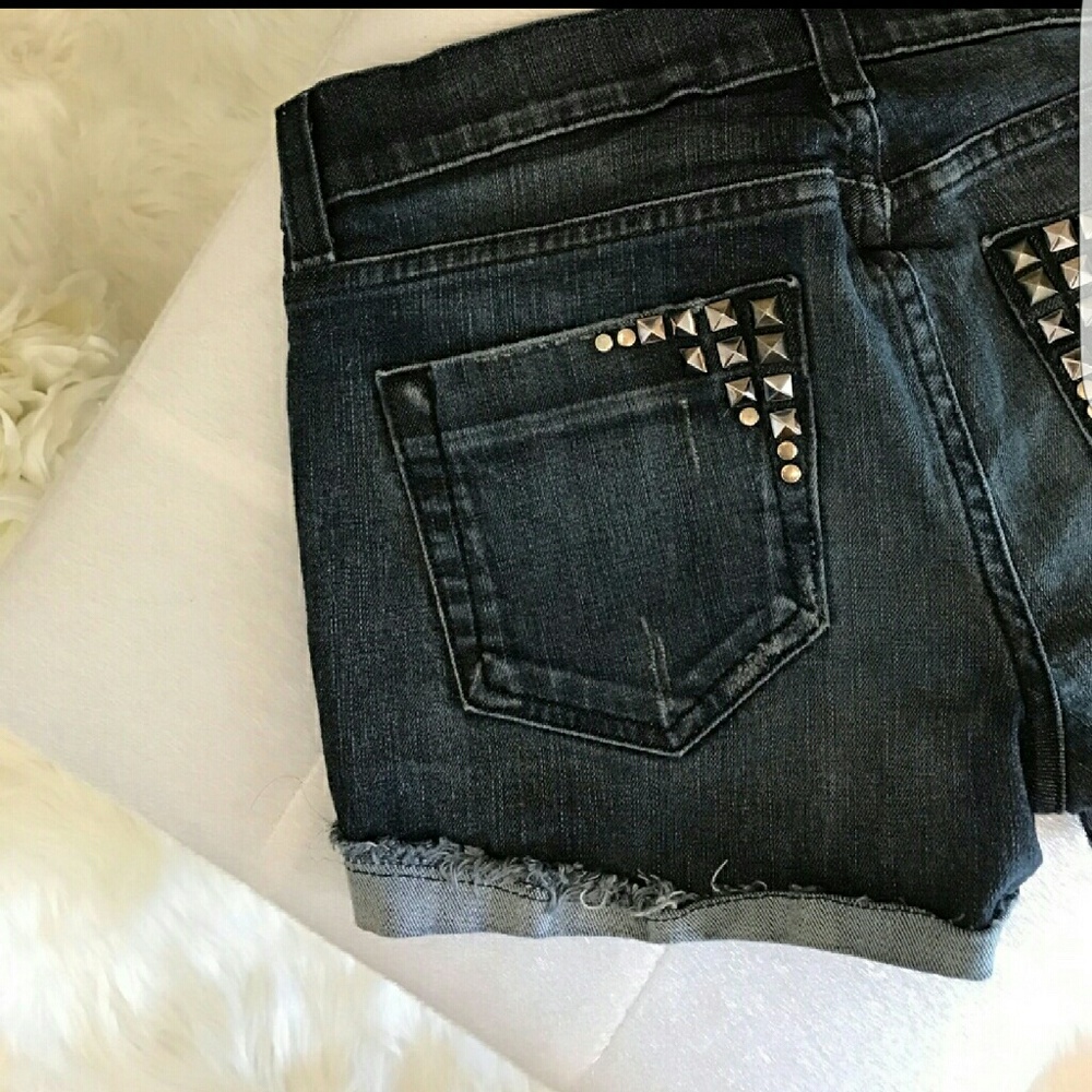 Short denim